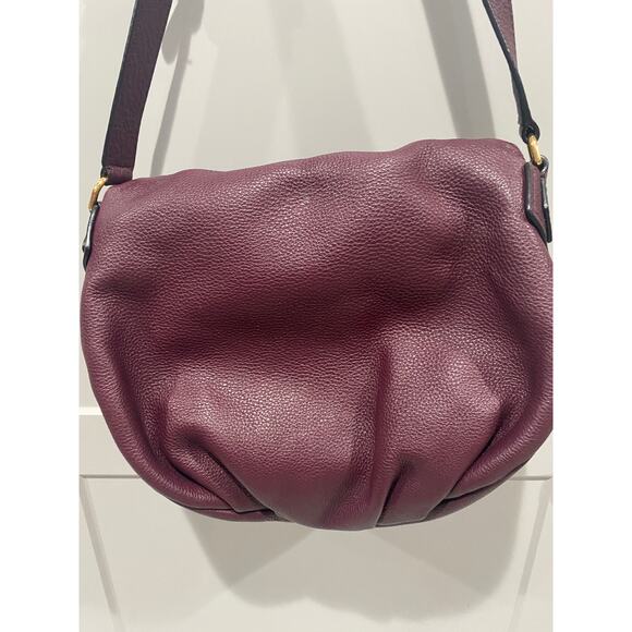 Marc Jacobs Classic Q Leather Crossbody Bag PLUM Color - Picture 3 of 3